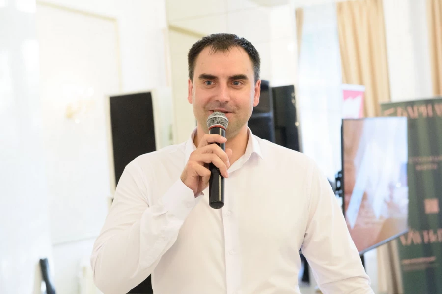 Владислав Тюнин, руководитель отдела продаж «Селфстроит».