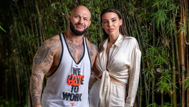 Блогер Оксана Самойлова и певец Джиган.