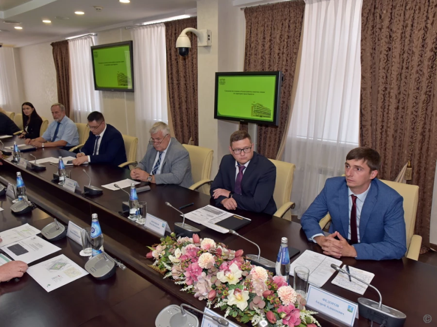 Совещание по вопросам установки памятных знаков в центральной части города и благоустройства прилегающих территорий.