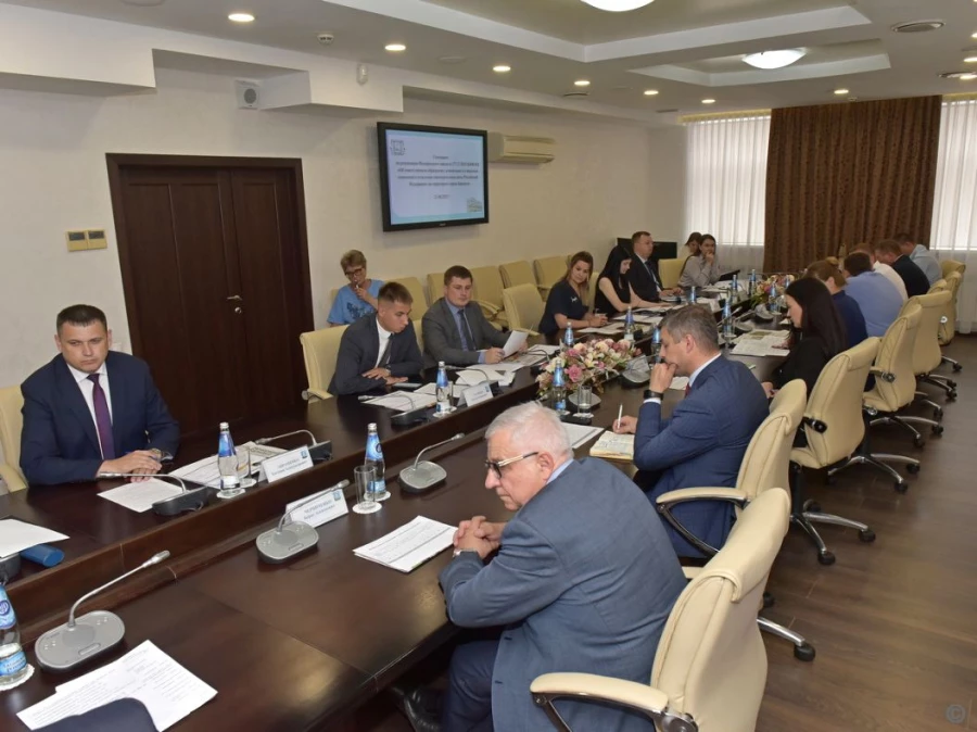 Совещание, посвящённое анализу реализуемых в Барнауле мер, направленных на снижение численности безнадзорных животных.