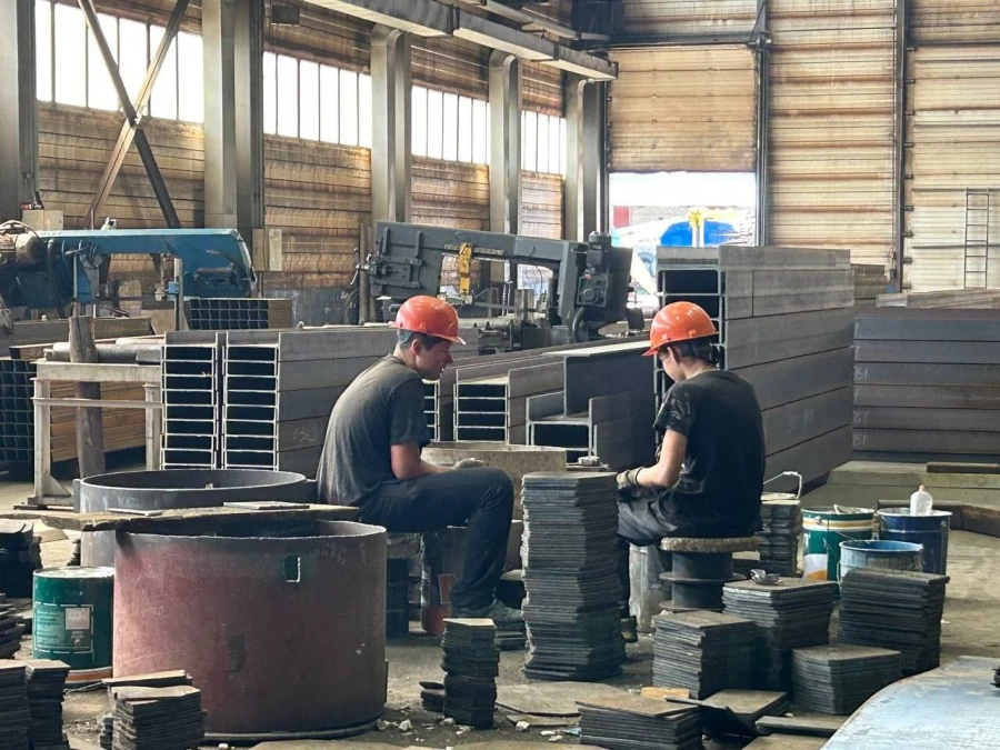 Студенческая практика для будущих сварщиков и монтажников стартовала на предприятии «Барнаулметаллургмонтаж» в Алтайском крае.