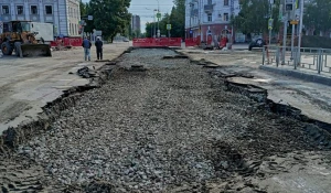 На Ленинском проспекте в Барнауле залили бетон после ремонта теплосети.