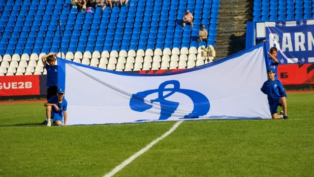 Втреча "Динмо-Барнааул" и «Уральцем-Тагильская Сталь».