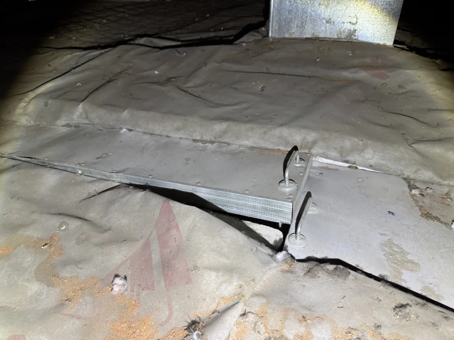 Крыша многоквартирного дома на ул. Песчаной, 76