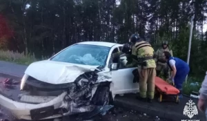 В ДТП пострадали три человека.
