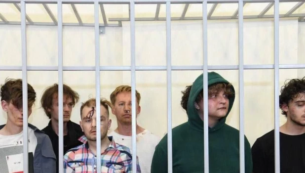 В Азербайджане арестовали восемь россиян за наркотрафик и IT-преступления. 