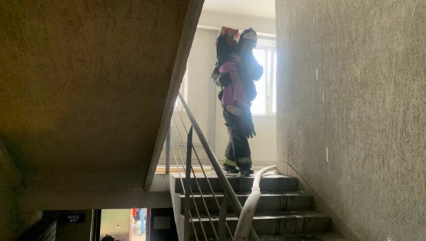 Крупный пожар из-за сигареты случился в Бийке