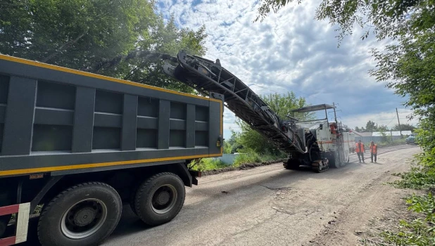 Барнаул обновляет дорожную инфраструктуру на нескольких участках