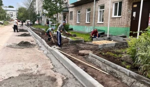 Дворы Барнаула продолжают преображать