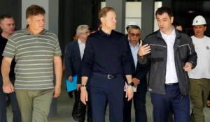 Анатолий Серышев и Денис Мантуров.