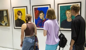 Экспозиция выставки «Аз.Арт.Сибирь — 2025».