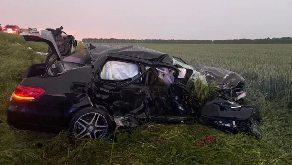 В ДТП погибла женщина и пострадали четверо человек