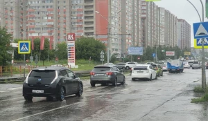 Изменили маршруты общественного транспорта из-за подтопления улиц.