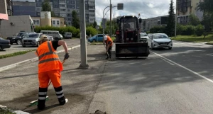 В Барнауле ведется активная уборка улиц во всех районах после дождей