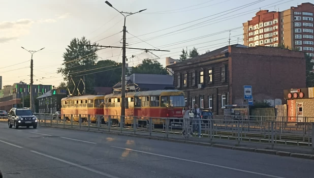 Трамвай-сцепка, маршрут №7. 