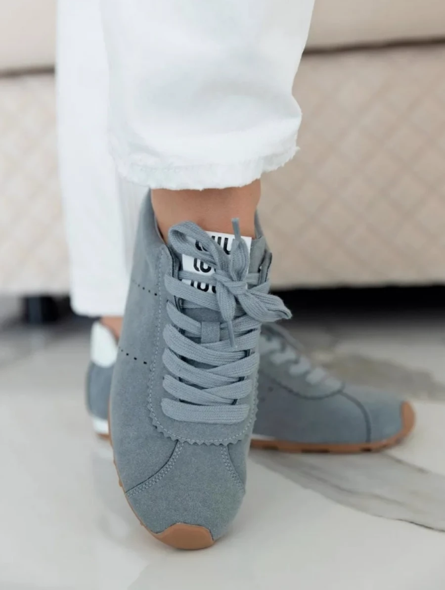 Какие кроссовки популярны этим летом