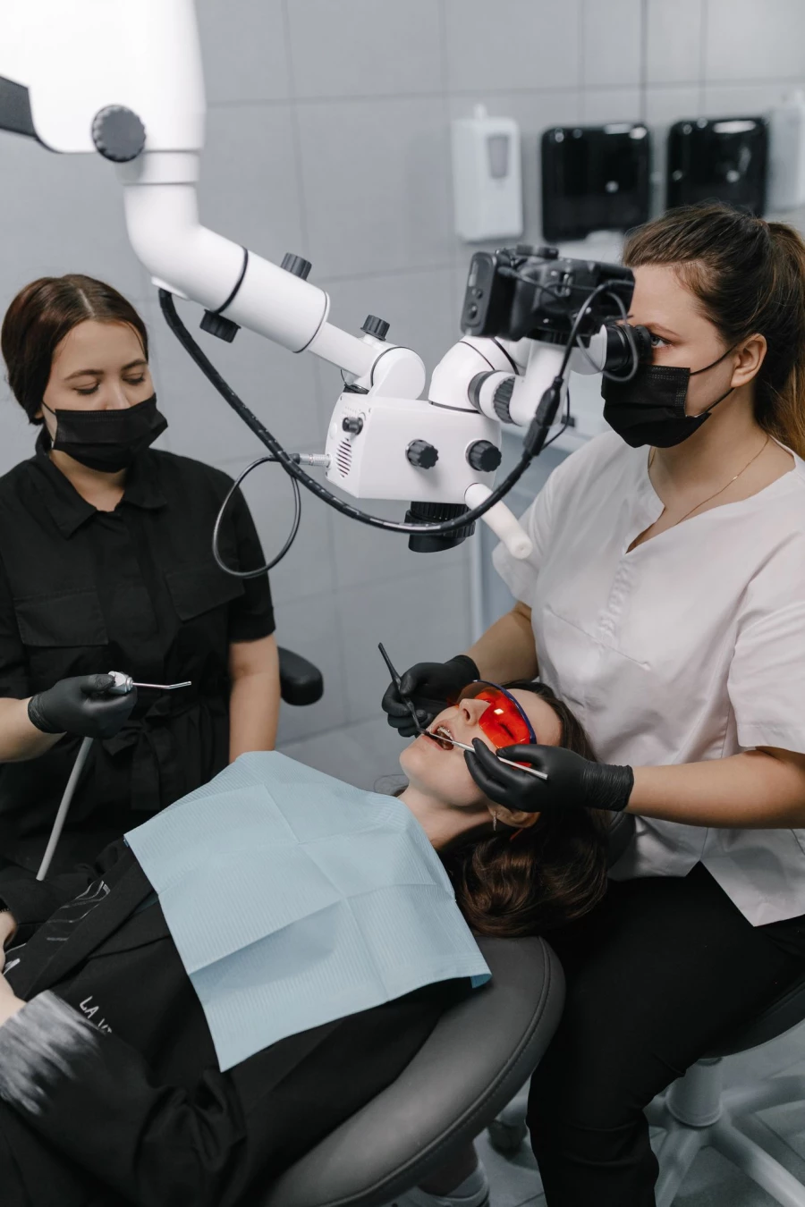 Прием пациента в стоматологической клинике Dent Studio.