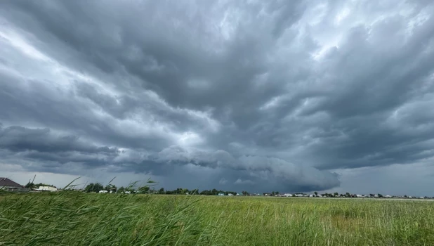 Гроза в Алтайском крае.