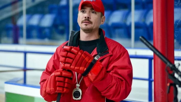 Денис Никифоров в сериале «Молодежка».