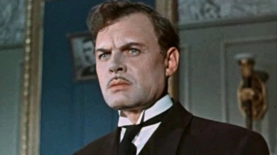 Павел Кадочников.