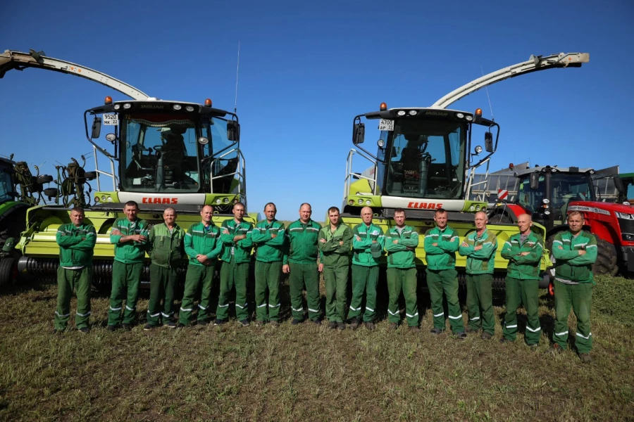 Механизаторы сельхозпредприятия.