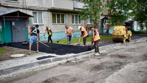 Благоустройство дворов в Барнауле.