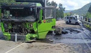 В страшном ДТП на Алтае погибли три новосибирца, включая ребенка.