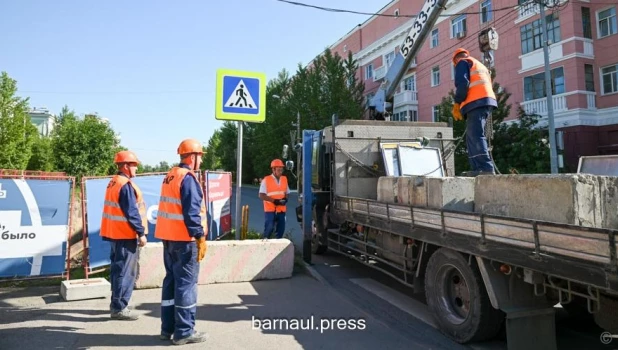 Модернизацией тепловой сети на улице Профинтерна. 