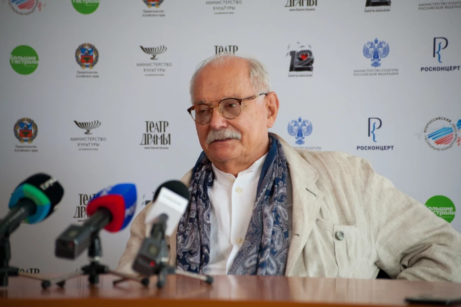 Никита Михалков в Барнауле. Никита Михалков в Барнауле.