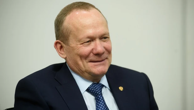  Сенатор Российской Федерации Виктор Викторович Зобнев.