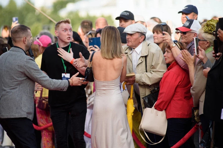 Открытие Шукшинского кинофестиваля. Столкновение на дорожке.