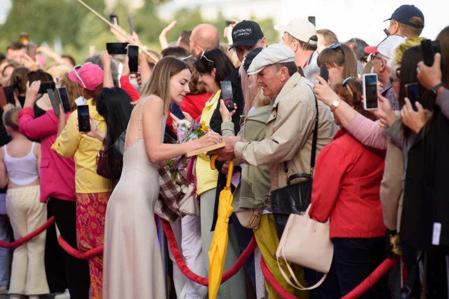 Открытие Шукшинского кинофестиваля. Столкновение на дорожке.