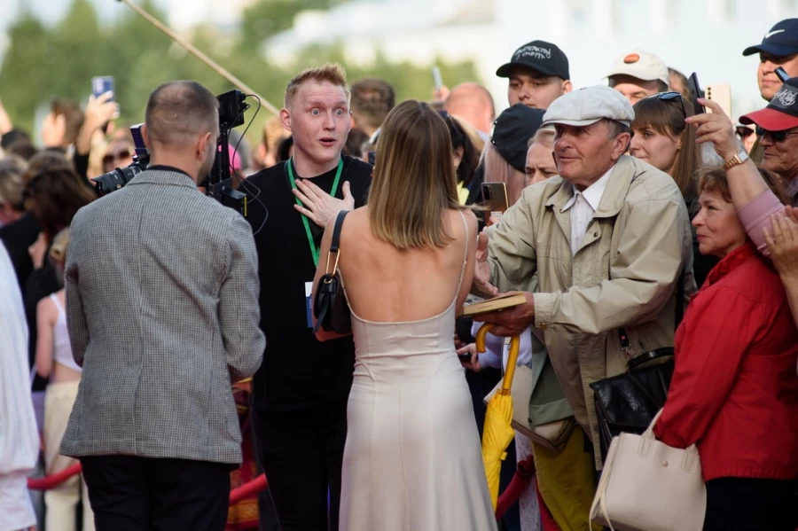 Открытие Шукшинского кинофестиваля. Столкновение на дорожке.