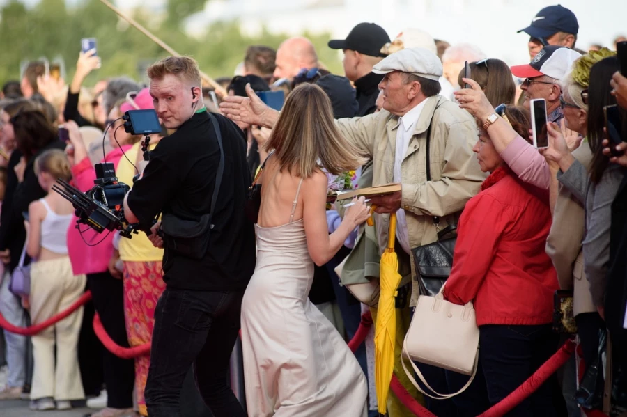 Открытие Шукшинского кинофестиваля. Столкновение на дорожке.