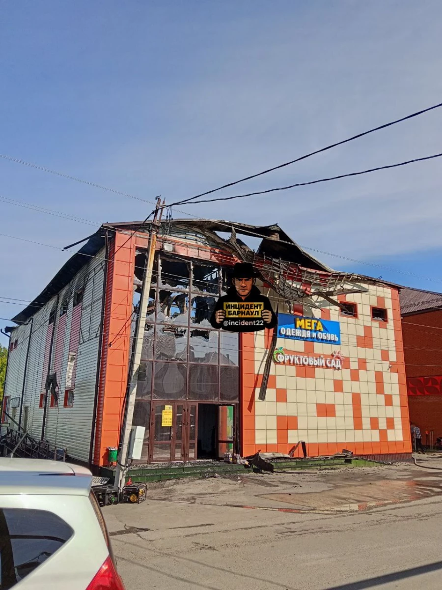 Сгорел крупный магазин в самом центре алтайского села
