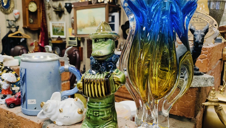 Антикварный магазин «Тавюр». Крокодил Гена