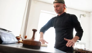 Александр Богачев и его кафе.