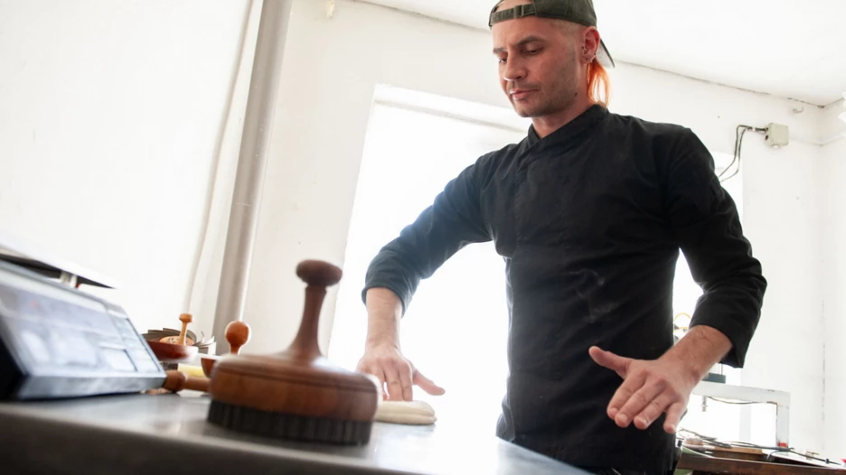 Александр Богачев и его кафе.