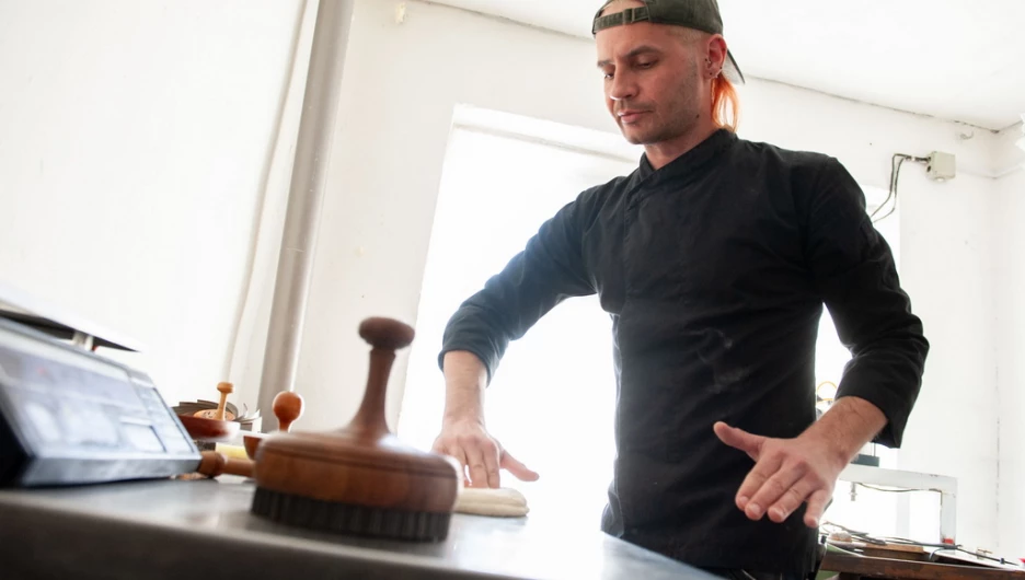 Александр Богачев и его кафе.