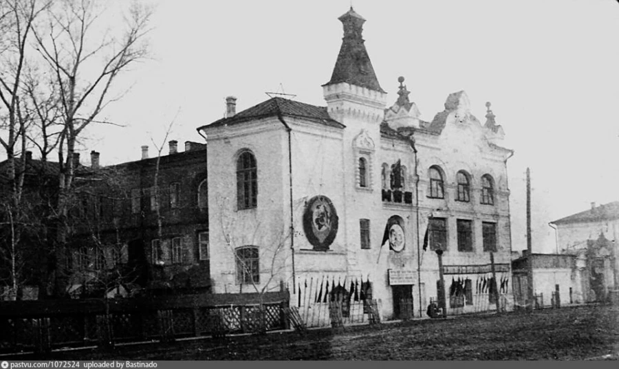 Народный дом в первые годы советской власти.