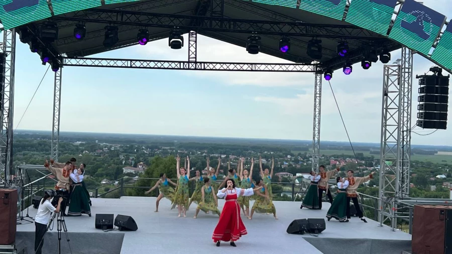 Творческая программа на горе Пикет