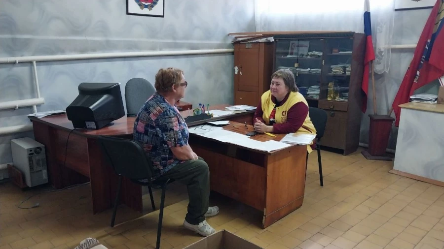 Личный прием граждан провела депутат АКЗС Евгения Боровикова.