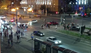 В центре Барнаула произошло серьезное ДТП