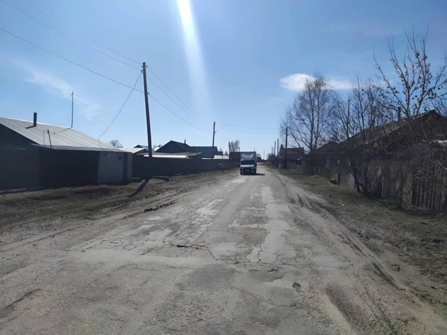 В Озерках отремонтировали подъездную дорогу к станции