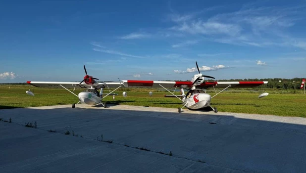 В Барнаул прилетели самолеты-амфибии и собака-«штурман».