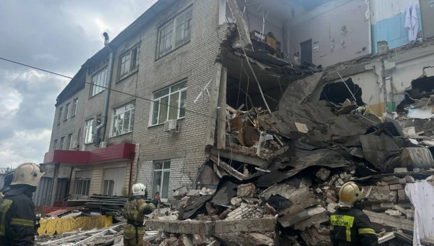 В Екатеринбурге обрушилось офисное здание