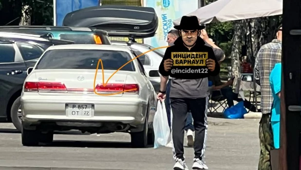Заманивал девочек-подростков в машину мужчина в Барнауле