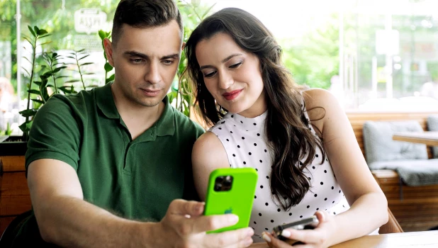 Интерес к ИИ-компаньонам в России стремительно растет. 