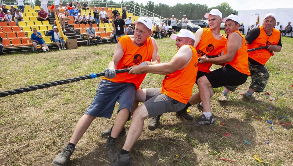 Четвертые фермерские игры на Дне сибирского поля 2025.