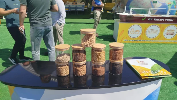Выставки семян на Дне Сибирского поля